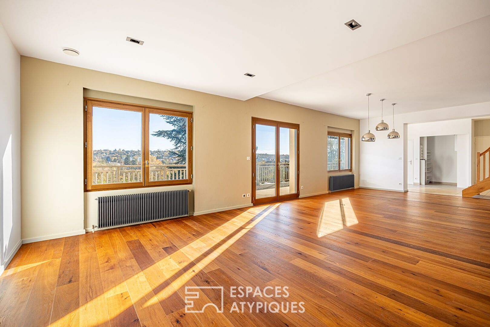 Maison rénovée avec jardin et vue dégagée