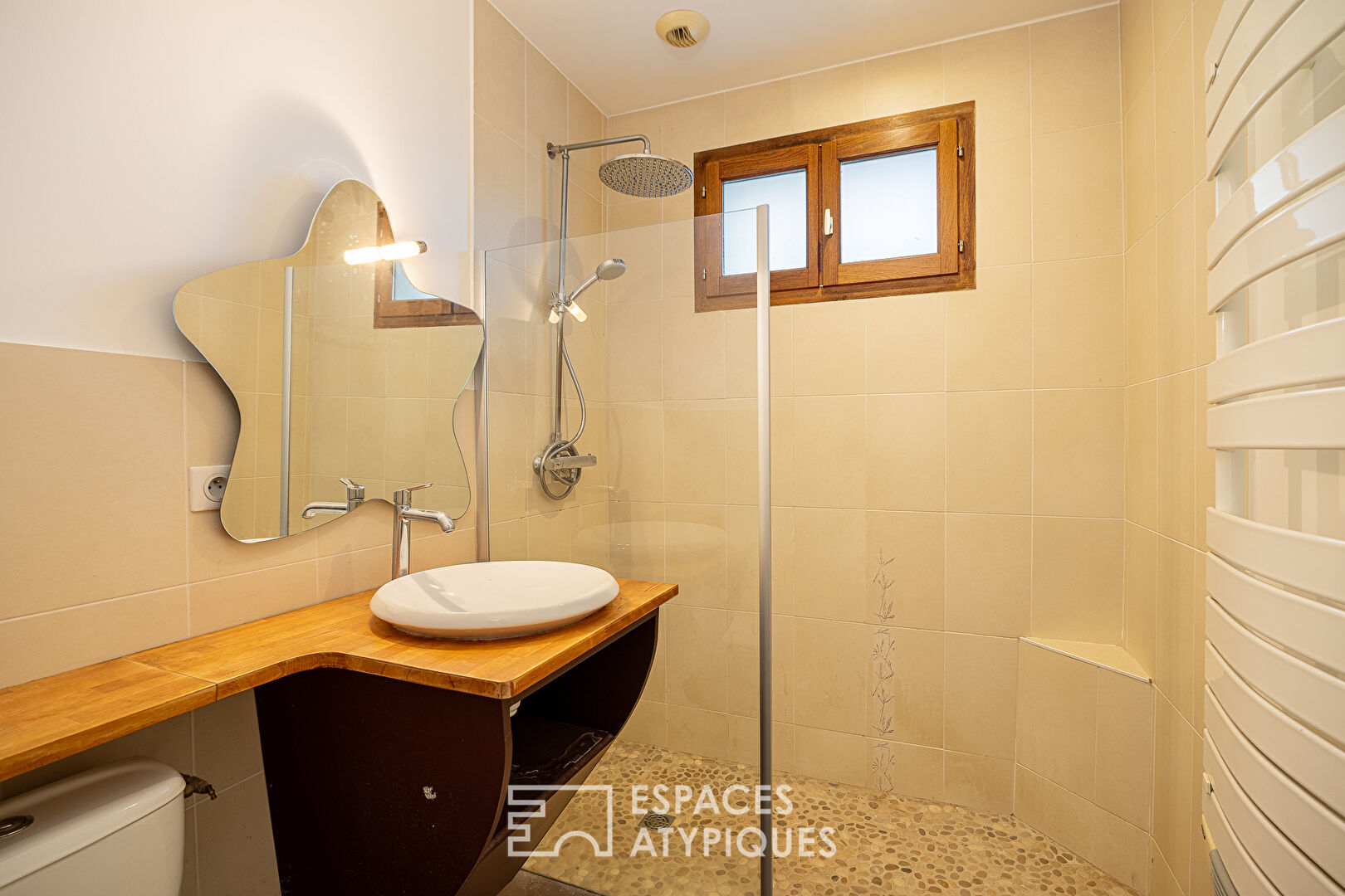 Maison rénovée avec jardin et vue dégagée