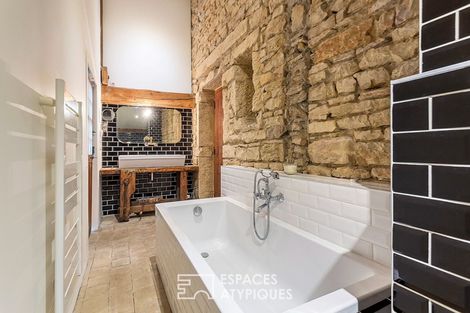 Duplex de caractère au dernier étage avec ascenseur et vue Saône