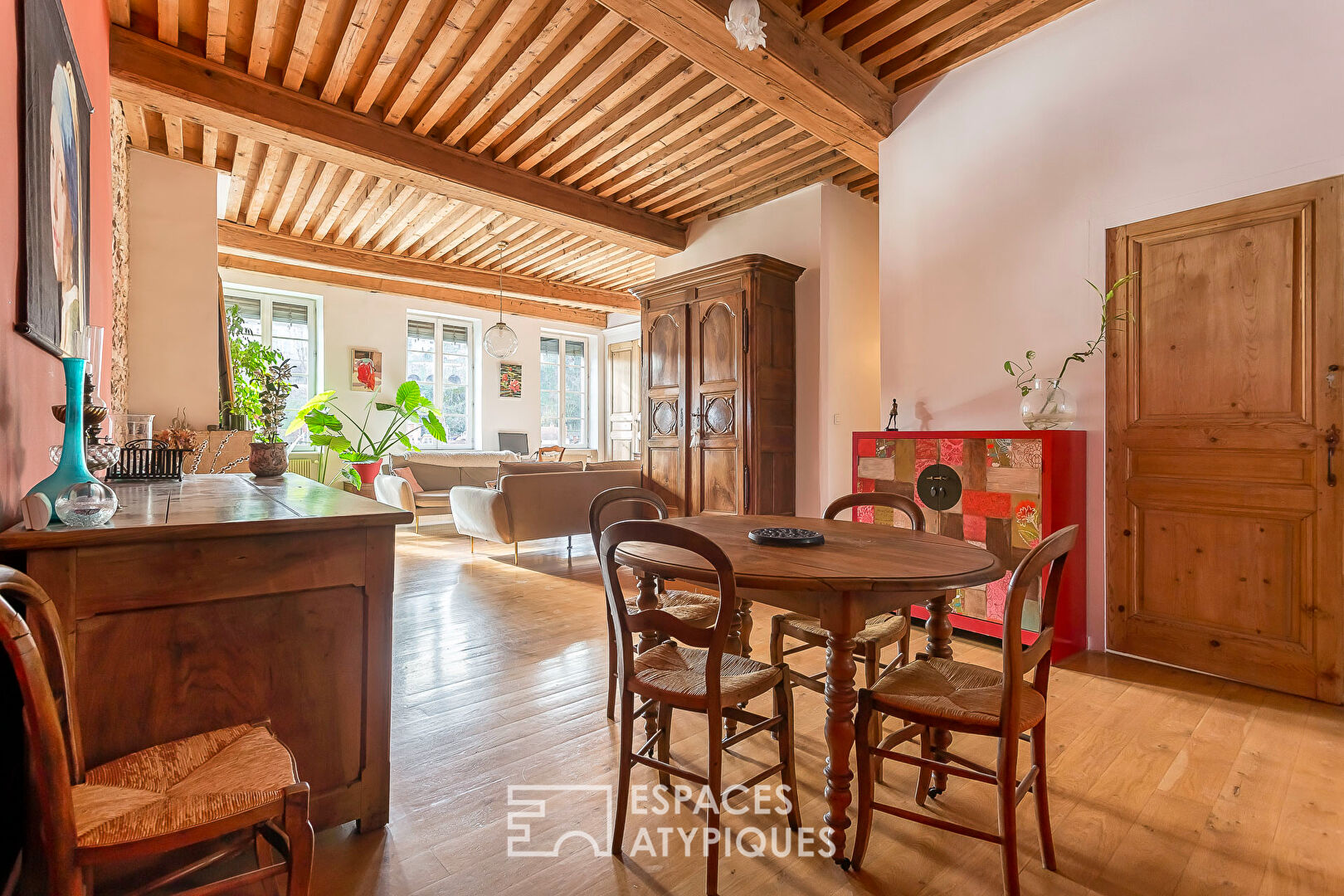 Appartement familial de caractère avec vue Saône et jardin commun
