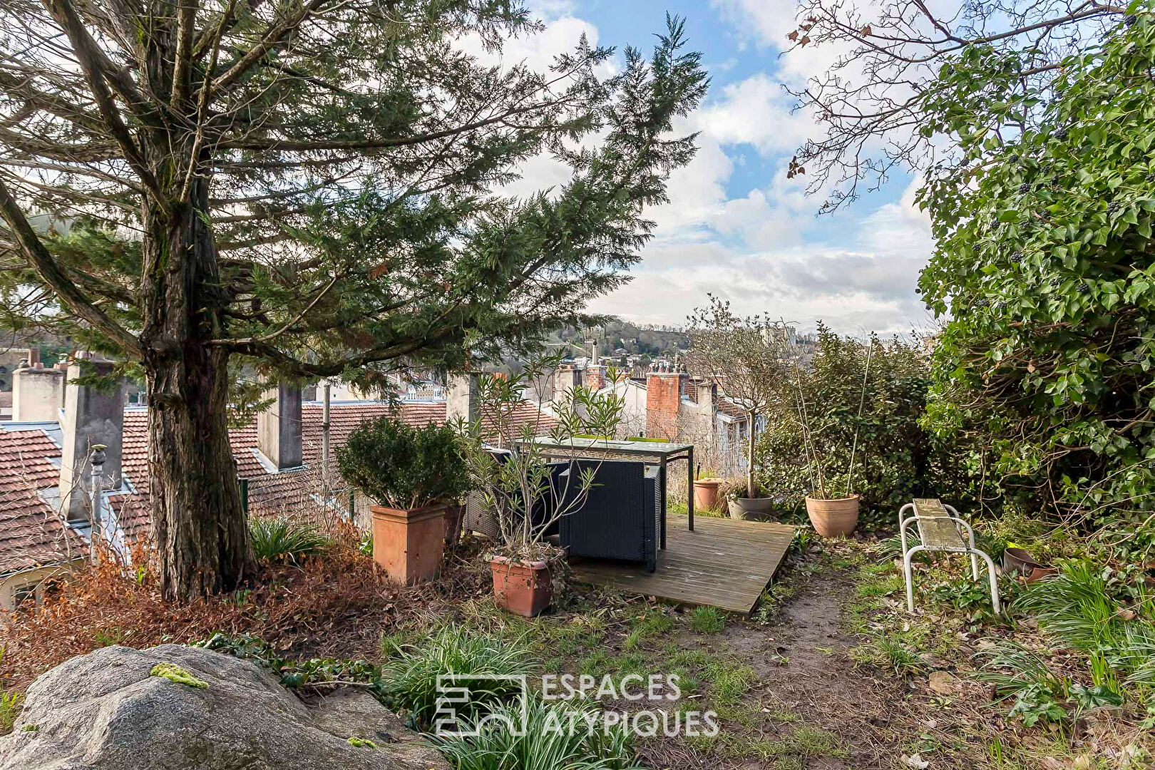Appartement familial de caractère avec vue Saône et jardin commun