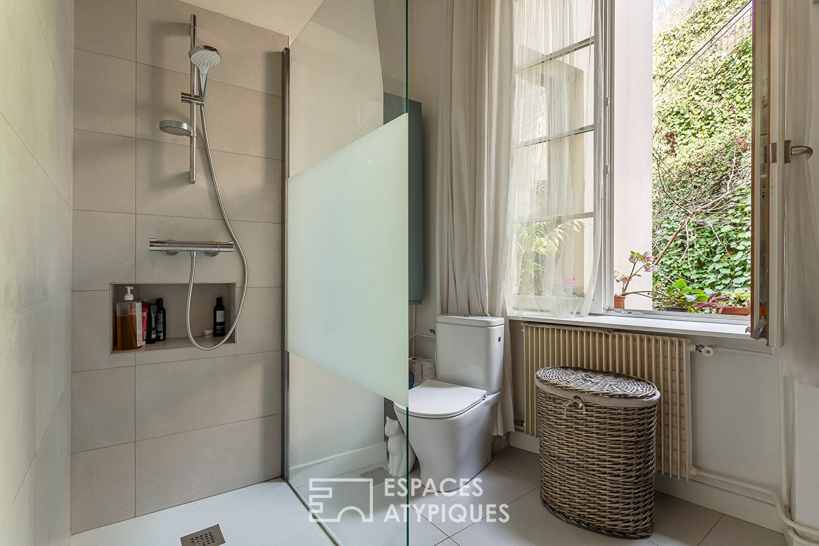 Appartement familial de caractère avec vue Saône et jardin commun