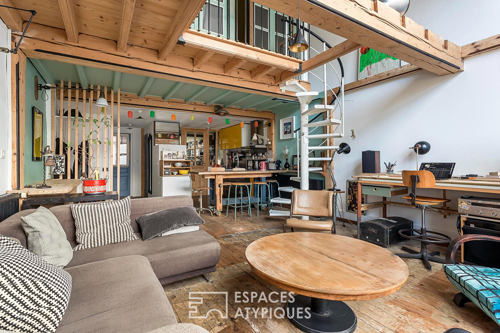 Loft en duplex au calme dans un ancien atelier