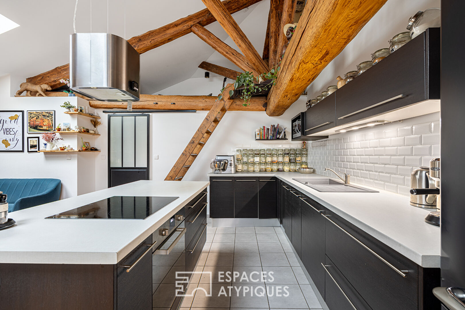 Chatoyant T3 dans ancienne dépendance du Château à Saint-Priest