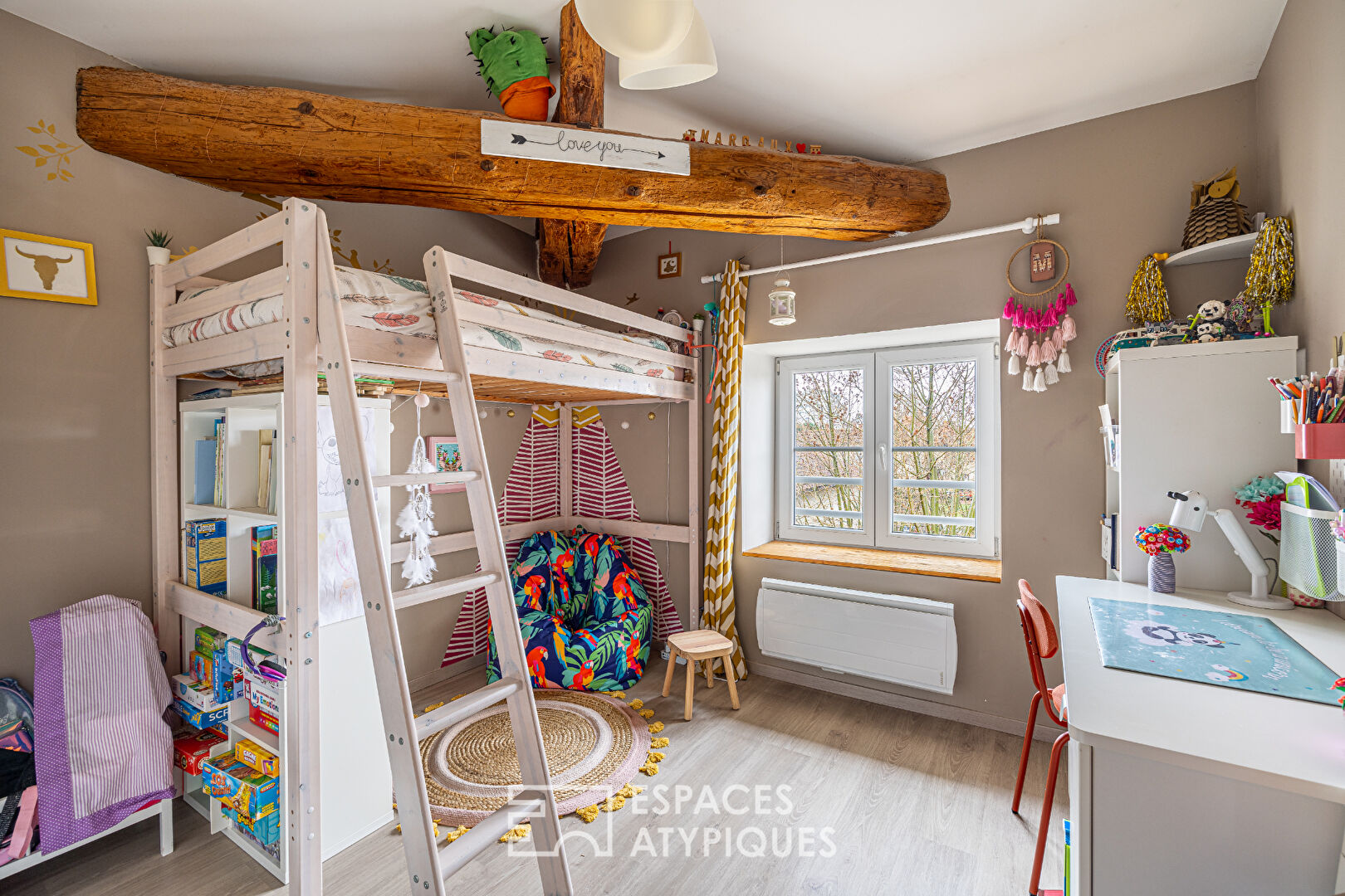 Chatoyant T3 dans ancienne dépendance du Château à Saint-Priest