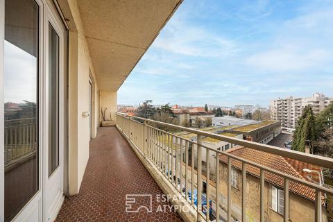 Etage élevé avec ascenseur à rénover