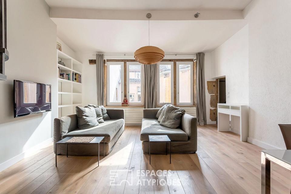 Duplex rénové au dernier étage en plein coeur du Vieux-Lyon