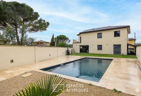 Maison moderne avec piscine