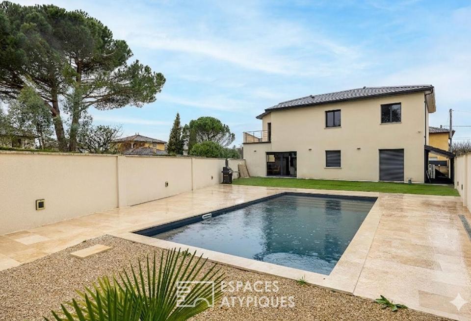 Maison moderne avec piscine