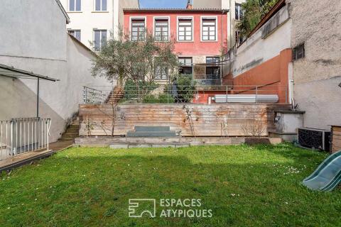 Maison ancienne avec jardin et piscine