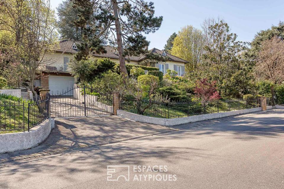 Maison familiale au coeur d'un domaine privée