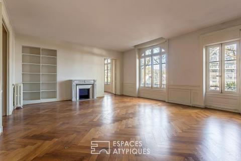 Appartement bourgeois face aux grandes serres du parc de la Tête d&rsquo;Or