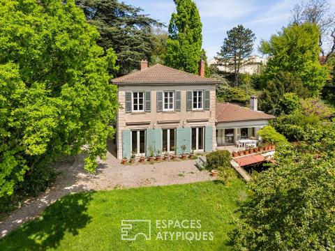 Maison Bourgeoise avec dépendances en plein coeur de Saint-Just