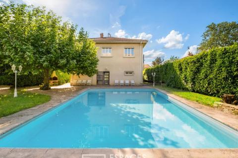 Villa à réinventer à Saint-Priest Revaison