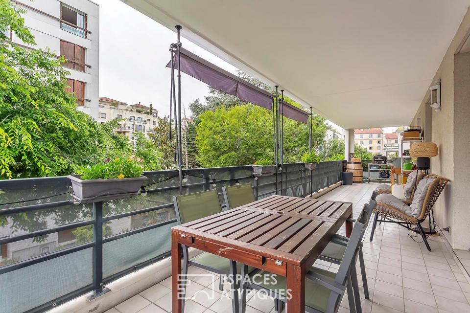 Appartement contemporain avec terrasse et son garage double proche Monplaisir