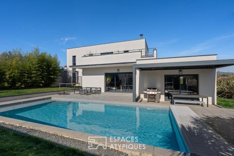 Maison contemporaine avec piscine
