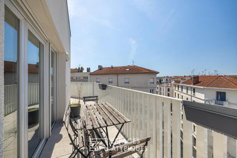 Appartement contemporain avec vue dégagée, balcon et stationnement