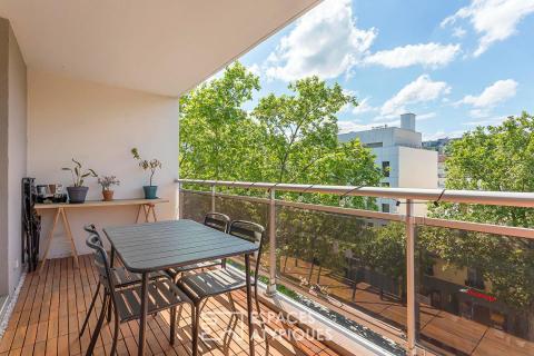 Très bel appartement entièrement rénové avec deux terrasses