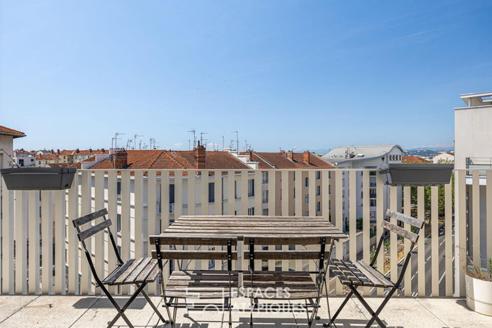 Appartement contemporain avec vue dégagée, balcon et stationnement
