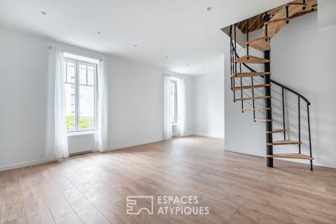 Duplex rénové à Lyon 8e.