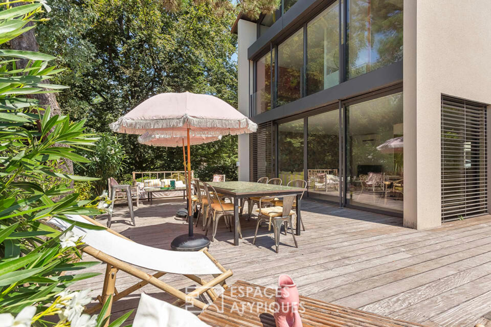 Maison contemporaine dans un écrin végétal