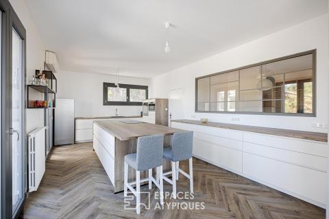 Une architecture contemporaine ouverte sur un panorama d&rsquo;exception