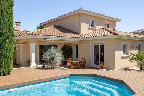 Maison avec piscine sur les hauteurs du village