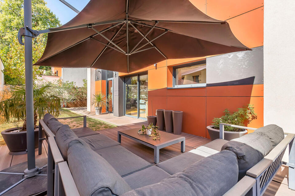 Triplex contemporain comme une maison sur le plateau de St Rambert