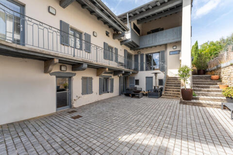 Maison avec piscine en plein coeur de Saint Cyr