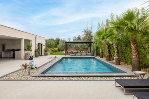 Contemporaine et piscine ou l&rsquo;art de vivre en extérieur paysagé