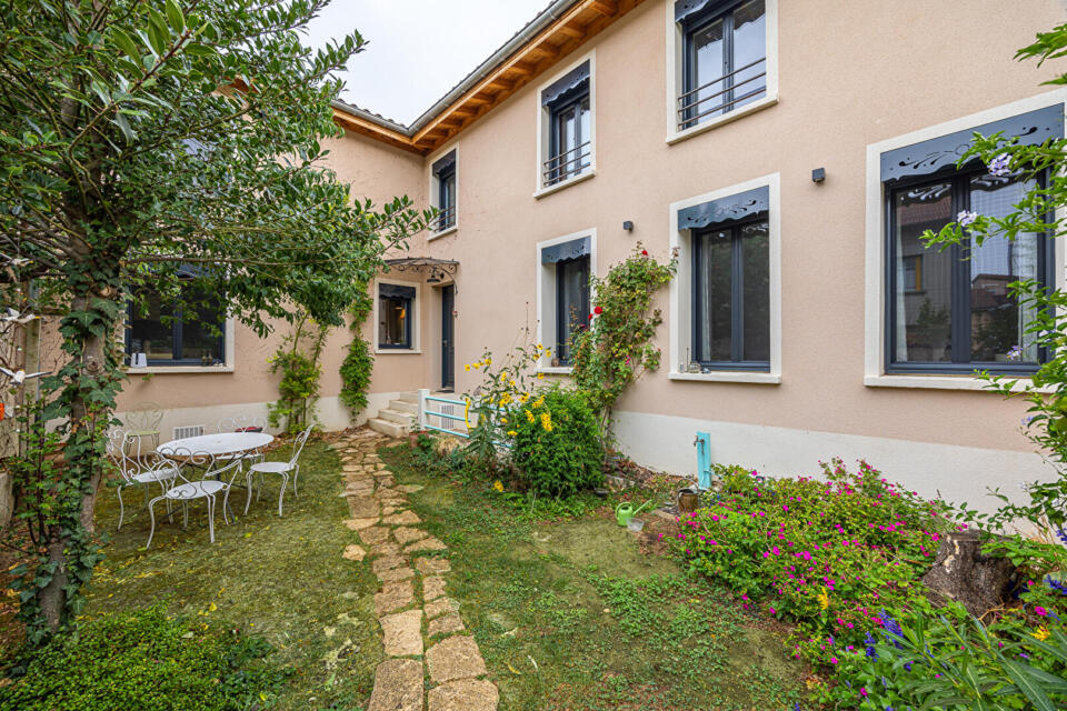 Maison rénovée par architecte à proximité des Gratte Ciel