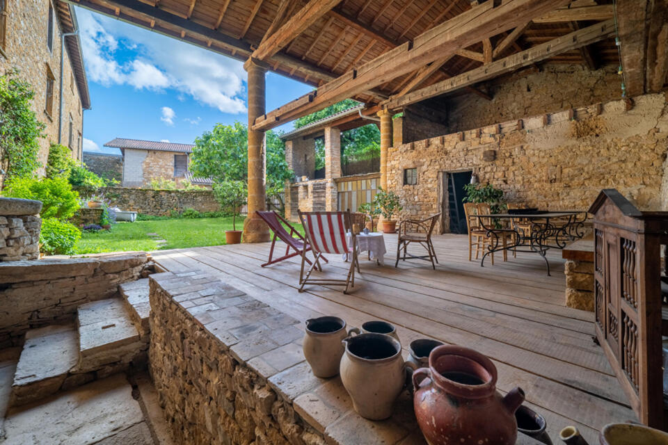 Maison de caractère du XVIIeme siècle au coeur des monts d'or