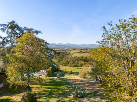 Authentique bâtisse rénovée avec atelier et vue panoramique sur la nature