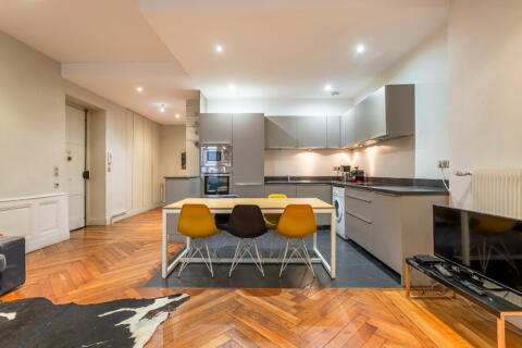 Bel appartement bourgeois en plein coeur du quartier d&rsquo;Ainay