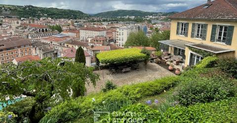 Exceptional property with swimming pool and magnificent views of Vienna