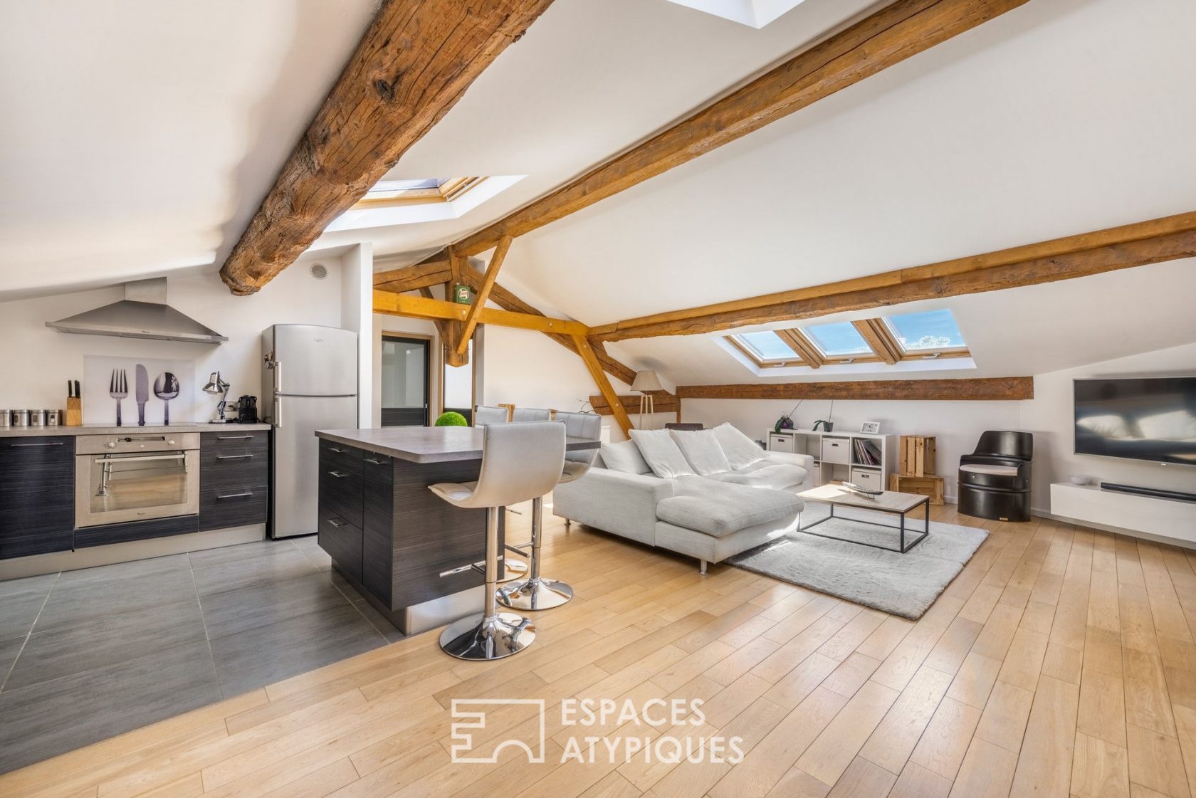 Appartement sous les toits en hypercentre