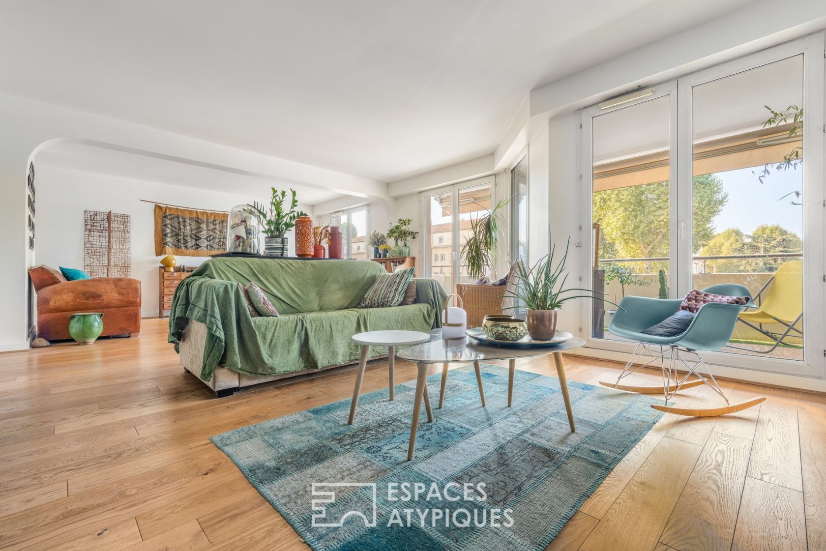 Appartement rénové avec balcon