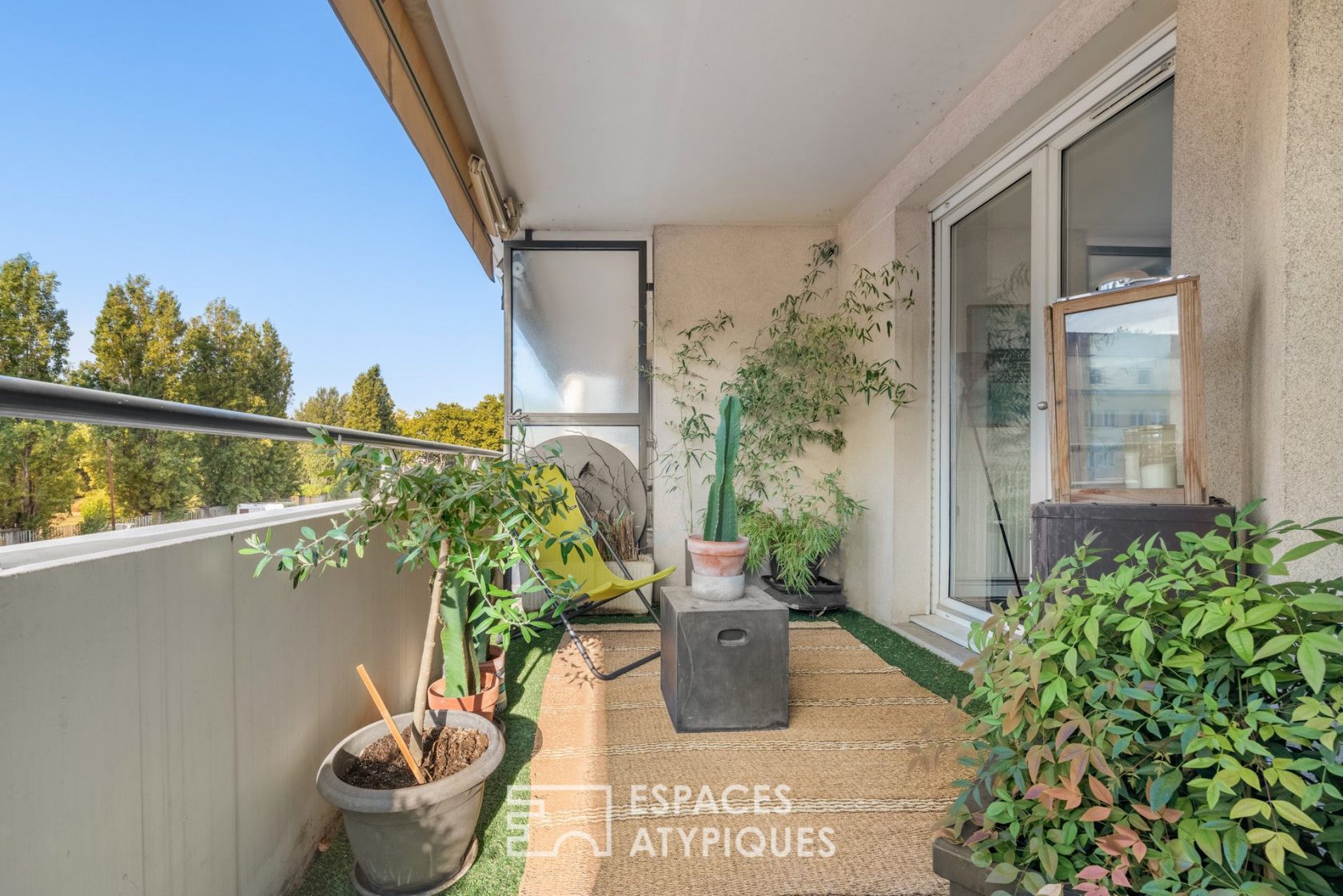 Appartement rénové avec balcon