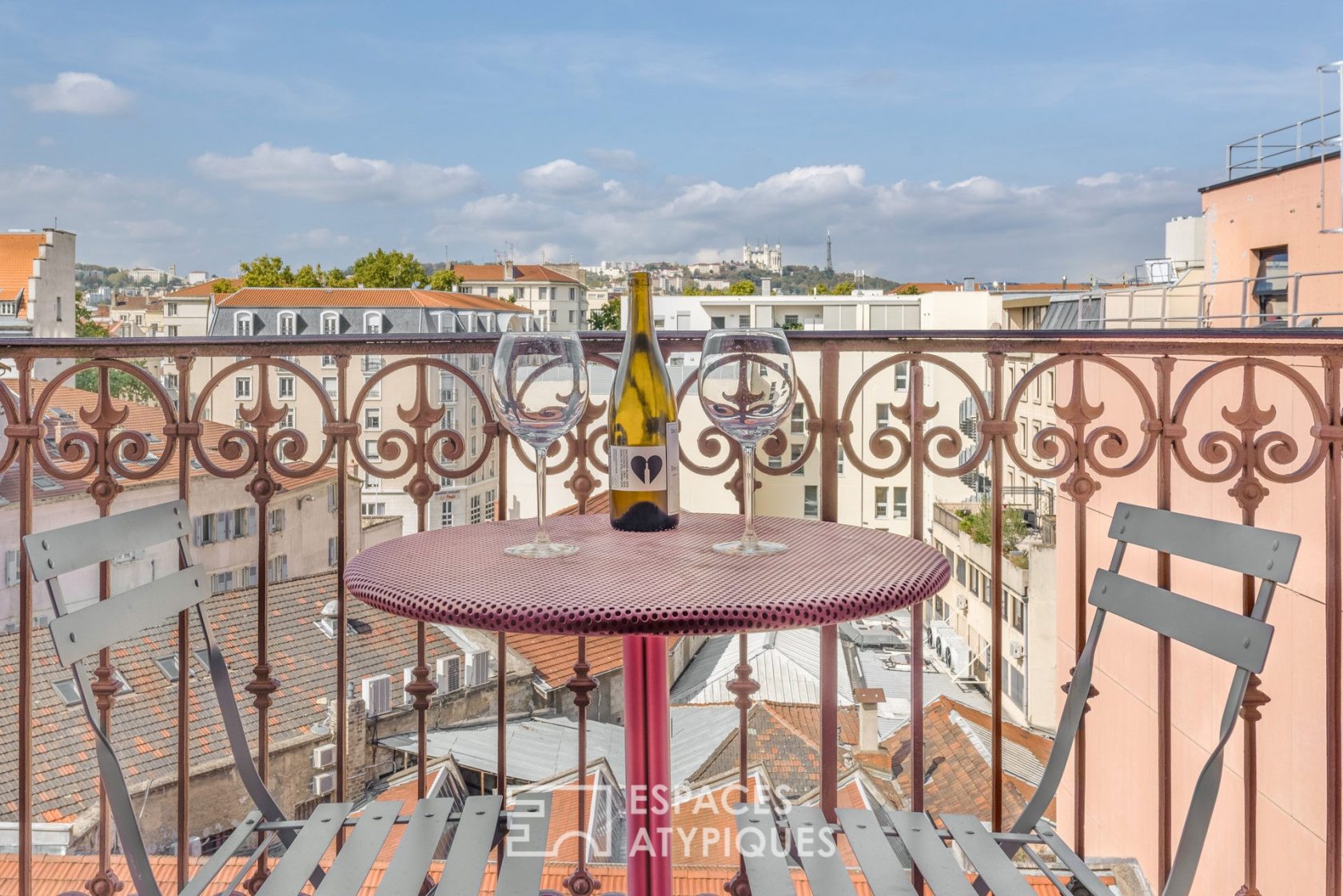 Dernier étage avec balcon vue Fourvière