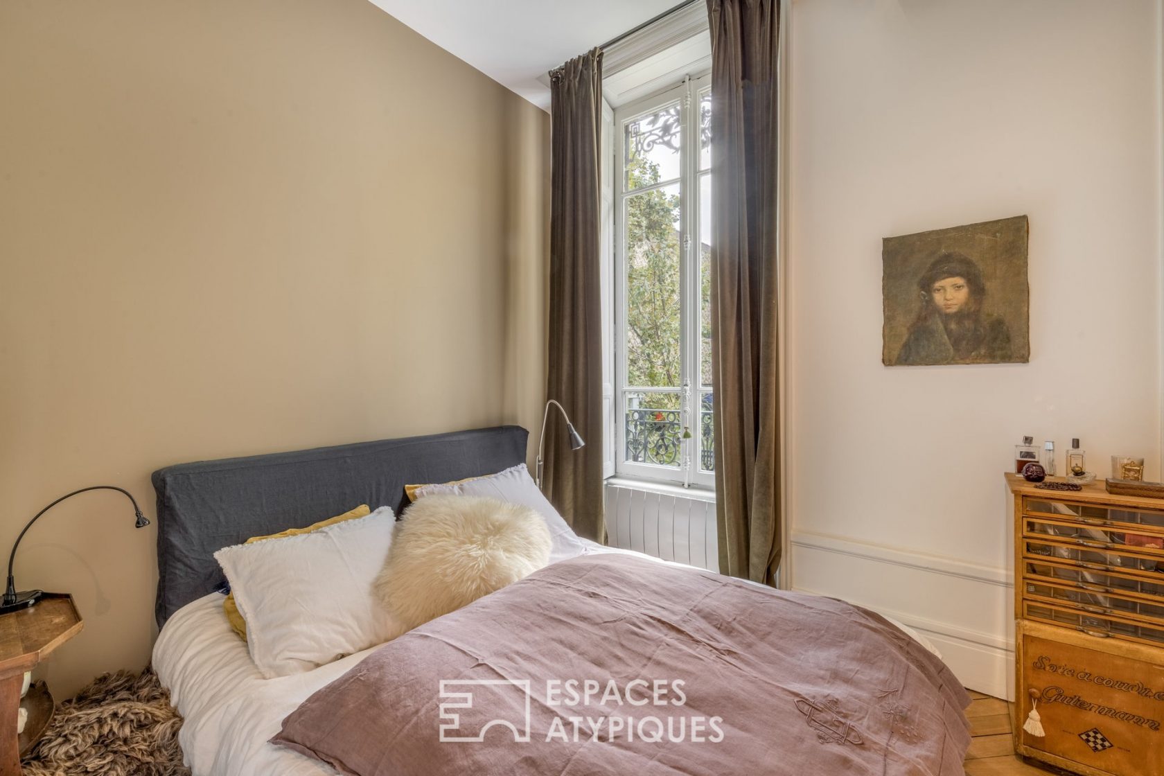 Haussmannien rénové avec balcon