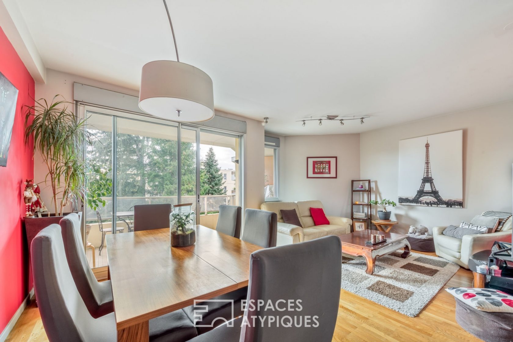 Appartement avec terrasse et garage au coeur d’un parc arboré