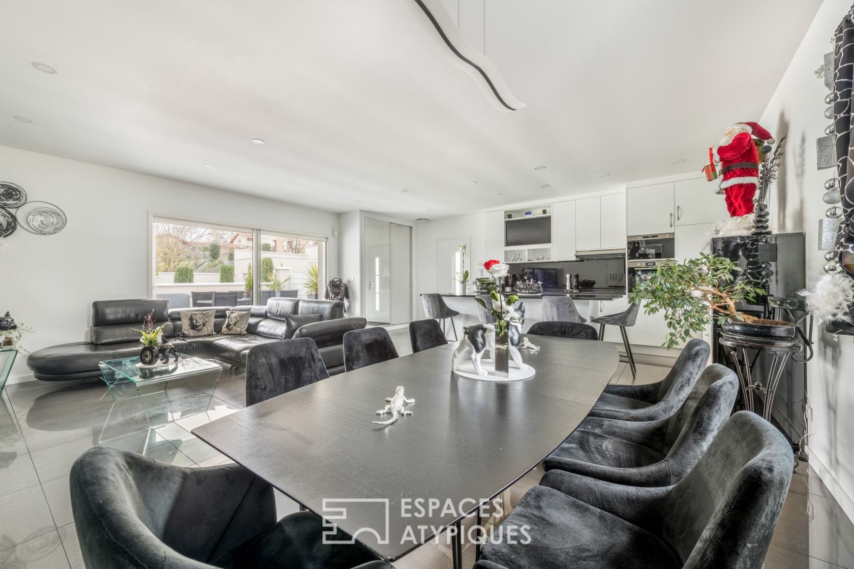 Maison contemporaine avec piscine