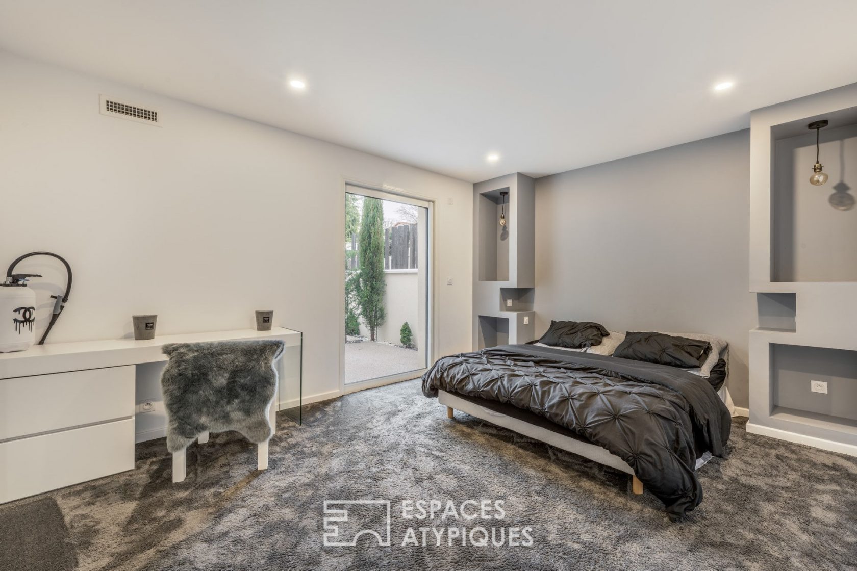 Maison contemporaine avec piscine et studio indépendant