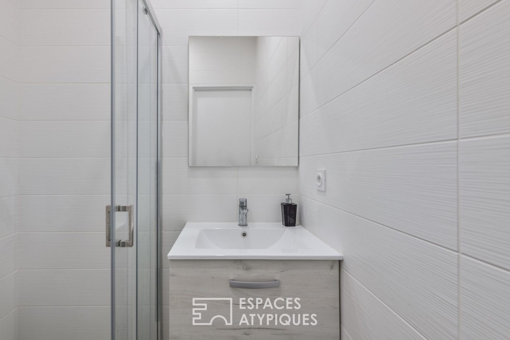 Maison contemporaine avec piscine et studio indépendant