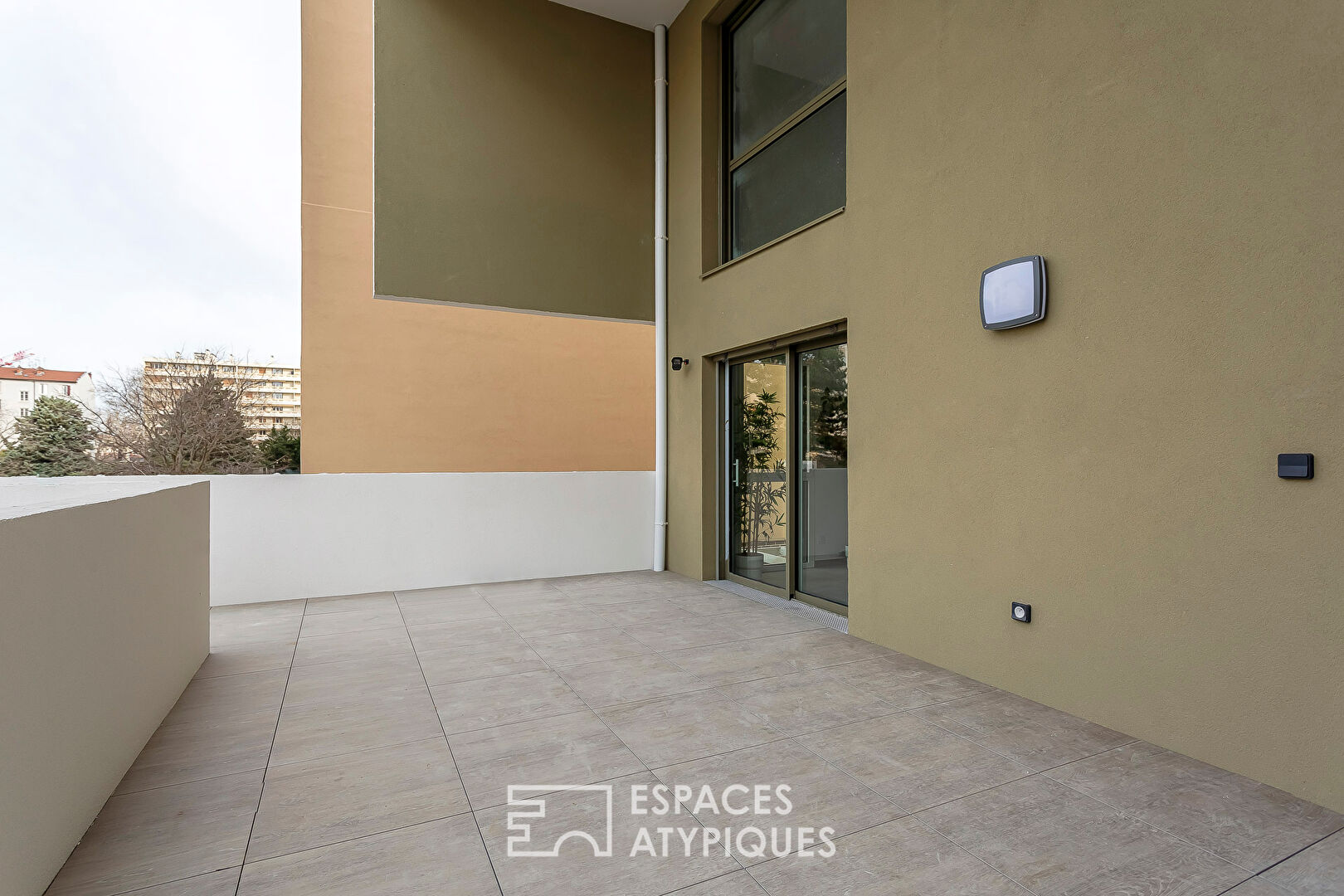 Duplex and terrace in the heart of the block near Parc Bazin
