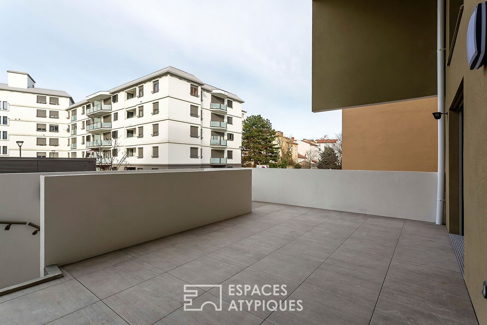 Duplex and terrace in the heart of the block near Parc Bazin