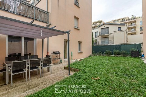 Apartment with garden and patio