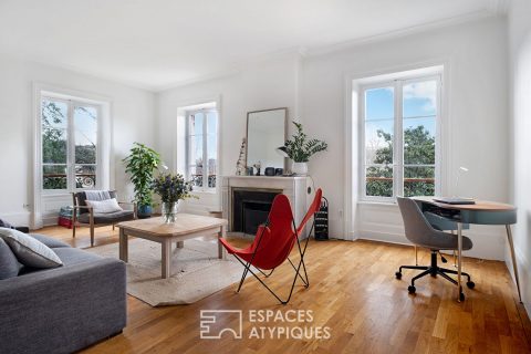 Apartment in an old building with a view of the Saône