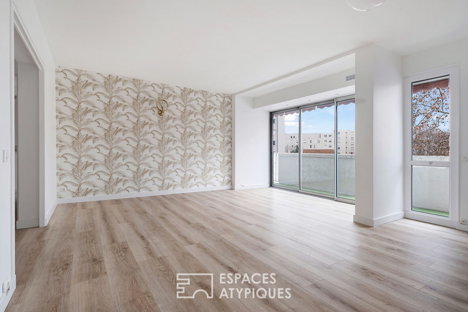 Renovated apartment with open view and balcony