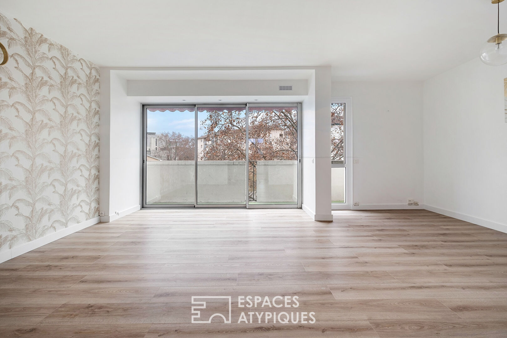 Renovated apartment with open view and balcony